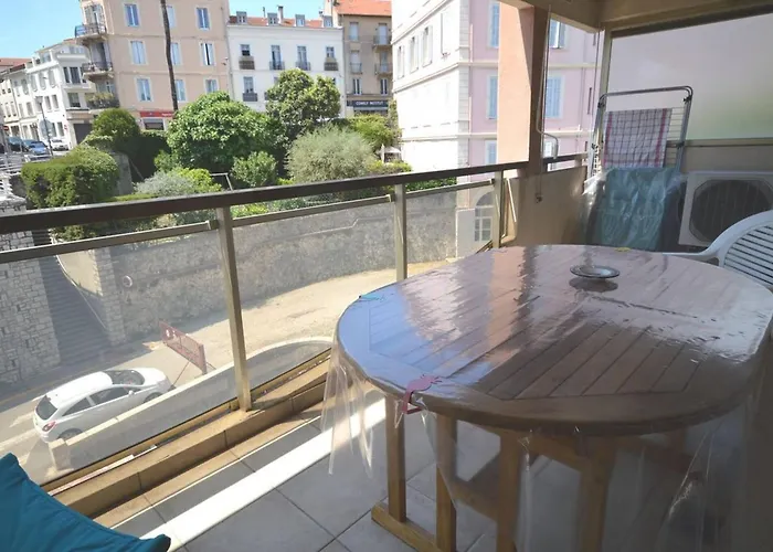 2 Center Cannes